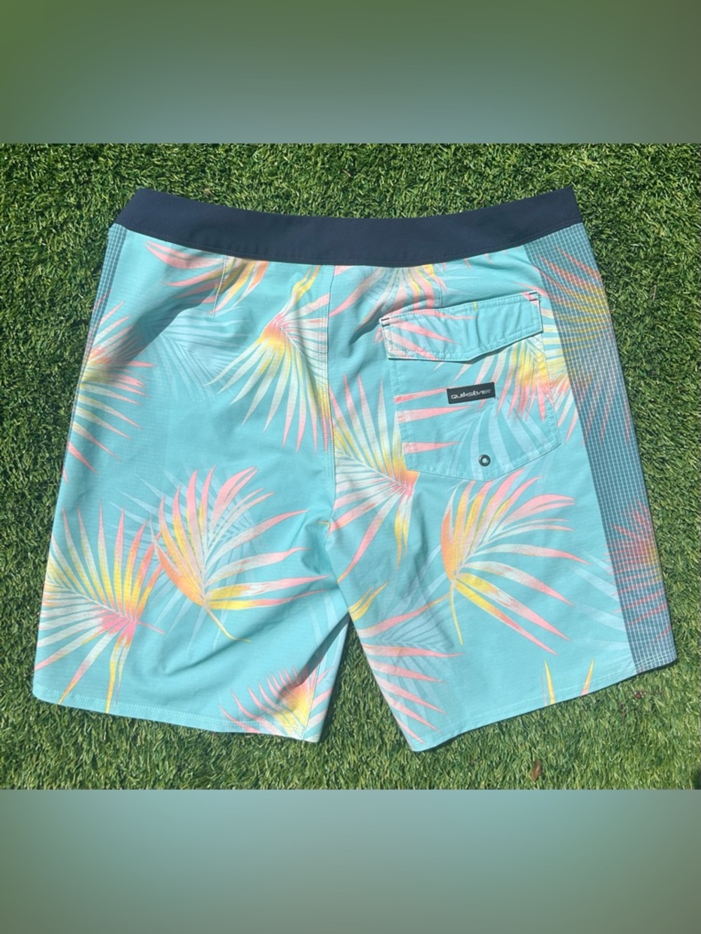 Quiksilver Men's 34 Highlite Arch 19 Boardshorts Angel Blue Swim Shorts Tropical - Picture 5 of 10